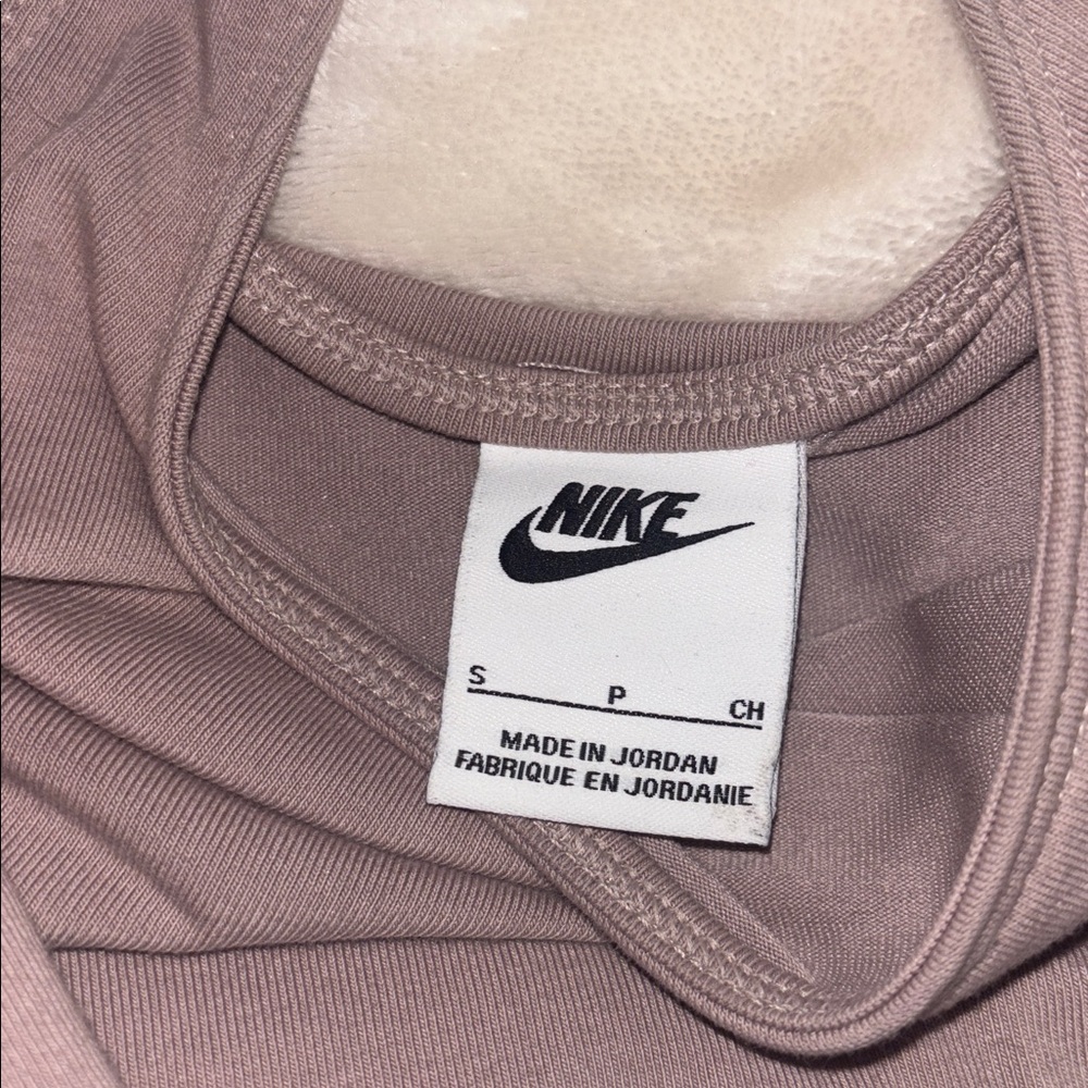Nike beige scoop neck fitted tank - Picture 3 of 3